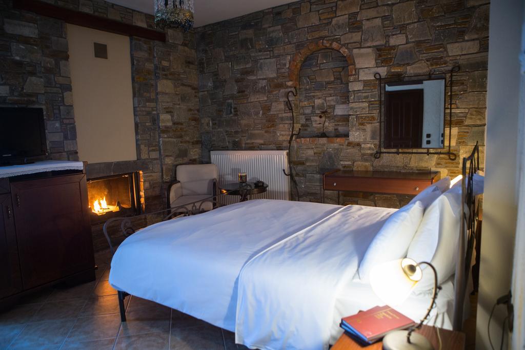 Evzin Hotel Loutraki  Exterior photo